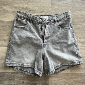 Abercrombie High Rise Dad Short - Gray Wash